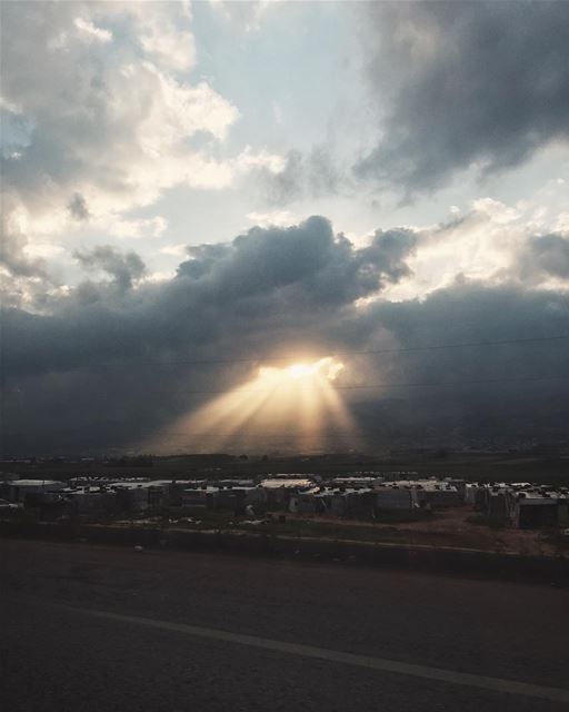 Gdzieś w Libanie  lebanon  refugees  refugeecamp  clouds  tb ... (Bédnâyel, Béqaa, Lebanon)