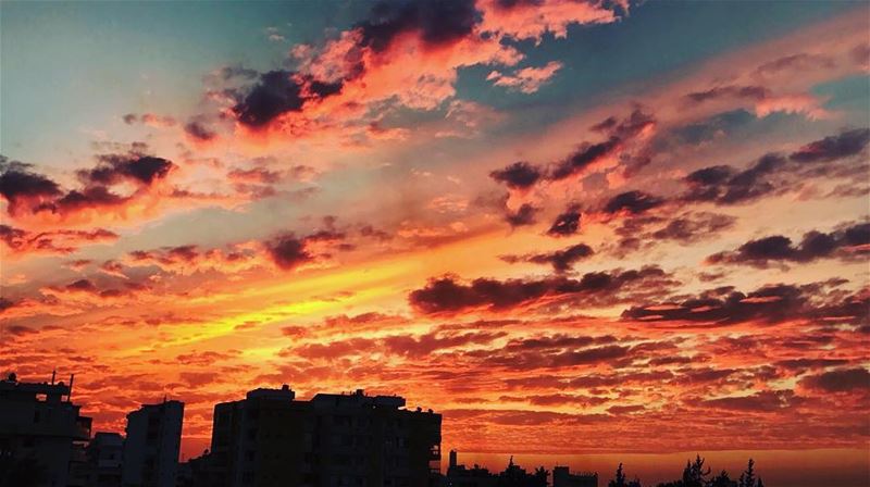 get lost 🔥☁️ sunset  sunsets_captures  sunsetlovers  clouds ...