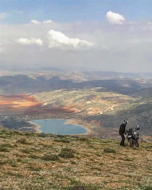 Getting ready for the downhill. Yamouni. 📸 @tonisaad  bmwmotorradlebanon... (El Yammoûné, Béqaa, Lebanon)