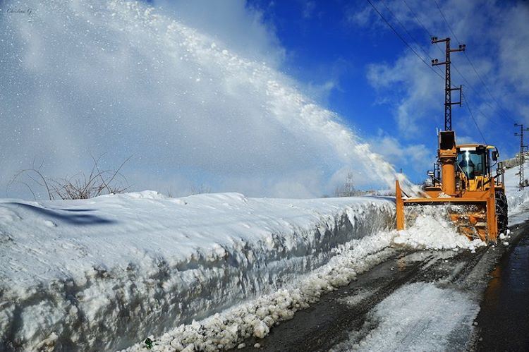 Getting those roads open ❄️  afterthestorm  snow  ice  icyroads  road ... (Kanat Bakich)