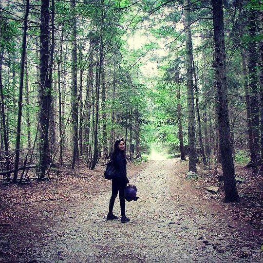  girl lost in the  forest 🌳👧🌳🌳 trees  wien  vienna  hohewand ... (Naturpark Hohe Wand, Niederösterreich)