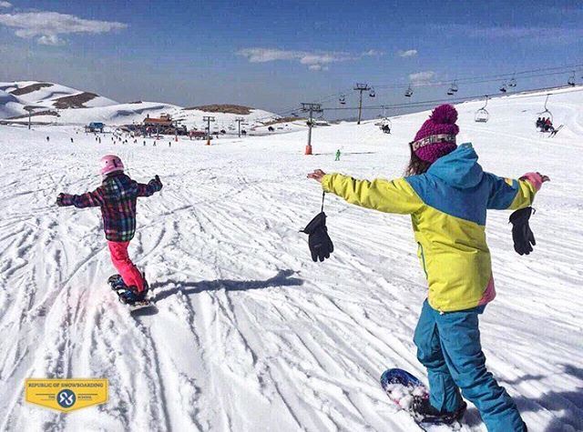 Girls can do it too, and sometimes even better 😉 Here is Sophie, 7 years... (Mzaar Ski Resort)
