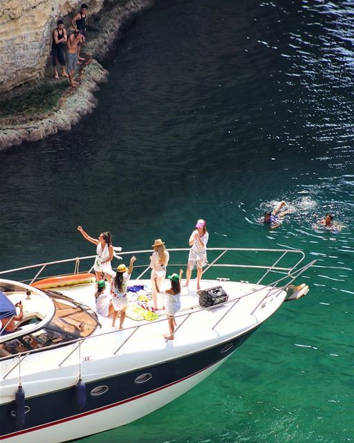 Girls just wanna have fun 💕By @buddcorp  Rawché  Rawshe  Beyrouth ... (Raouche Rock , Beirut , Lebanon)