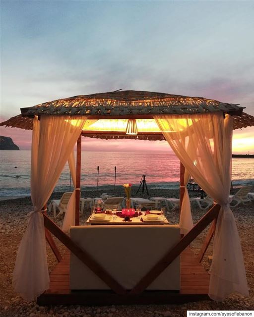 Give away time 🥳The amazing @sealenaresort gives the chance for 1 couple... (Sealena BeachBar)