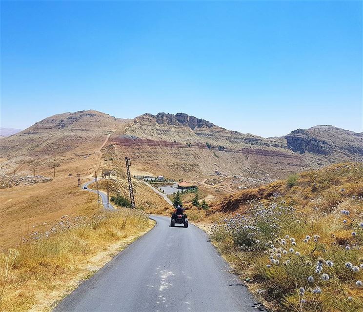 Go out and explore🇱🇧🇱🇧 adventuretime  mountainsoflebanon  roadtrip ... (El Laqloûq, Mont-Liban, Lebanon)