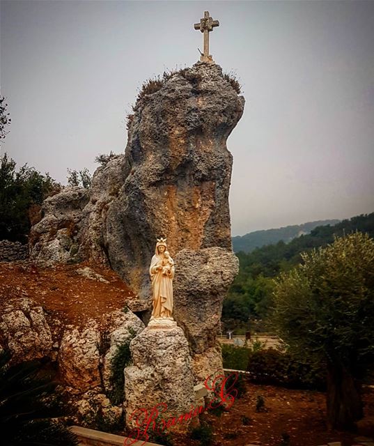  godblessourcountry  ourlebanon  ourfamily ... (Aïtou, Liban-Nord, Lebanon)