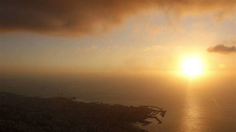 Golden Sun!!! golden  sun  lebanese  sunset  lebanesesunset  overthesea ... (Harisa, Mont-Liban, Lebanon)