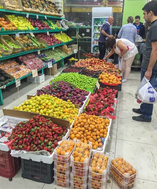 Gone shopping 🍒🍍. whatsuplebanon  instagram  lebanon_hdr  wearelebanon... (Burj Hammud)