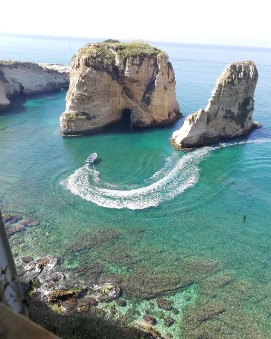 Good afternoon dear followers with this amazing view from Beirut 🇱🇧‭By @ (Raouche Rock , Beirut , Lebanon)