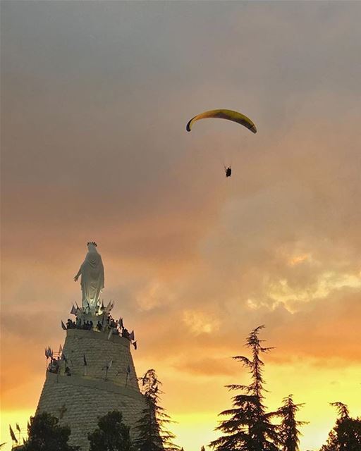 Good afternoon from  Harissa 💛  OurLadyOfLebanon  BlessedSunday ... (Harîssa, Mont-Liban, Lebanon)