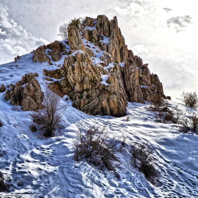 Good afternoon .. Laklouk rocks and snow before the storm..This Amazing...