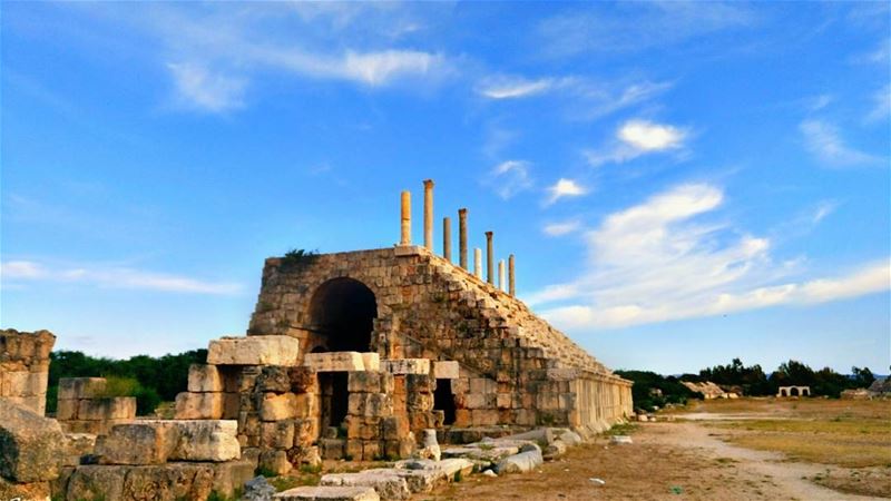 Good evening dear followers with this amazing viewPhoto taken by @hussein (Tyre, Lebanon)