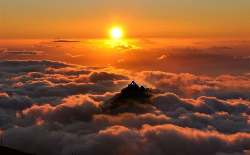 GOOD EVENING DEAR FRIENDS WITH THIS AMAZING SUNSET FROM EHDEN ♥ ... (Saydet El Hosn - Ehden)