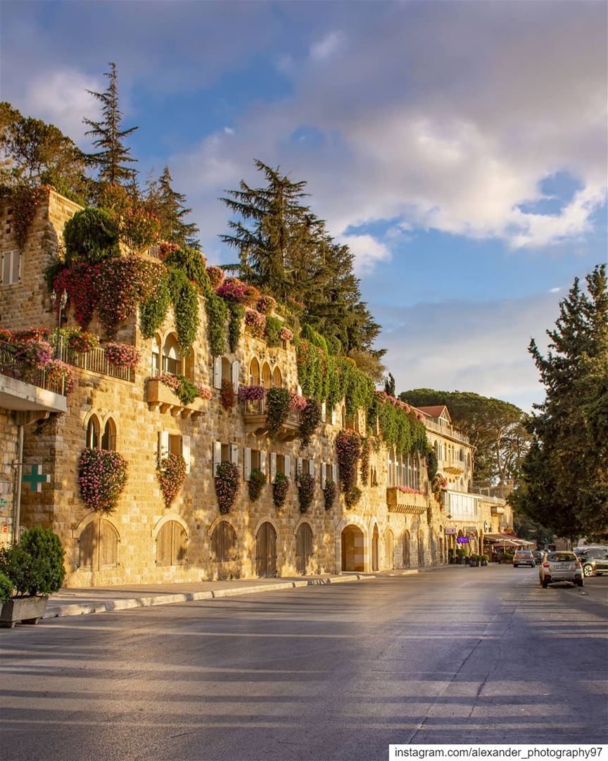 Good evening from The beautiful streets of Broummana.  lebanon ... (Brummana)