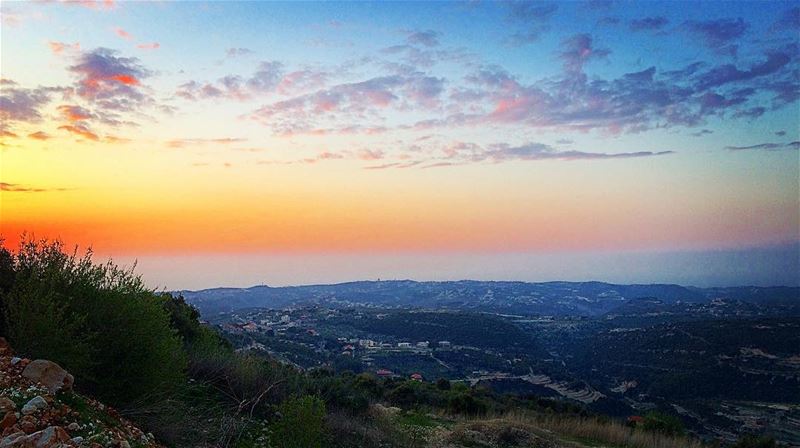 Good evening Lebanon 🌄 worldplaces  beautifuldestination  lebanon ... (Batrouun)
