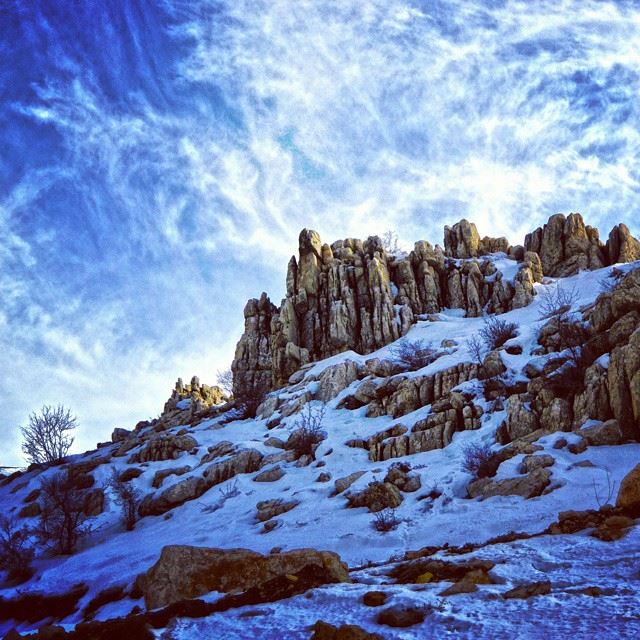 Good evening with this lovely shot from tarchichDeep blue sky and a rocky... (Tarchich)