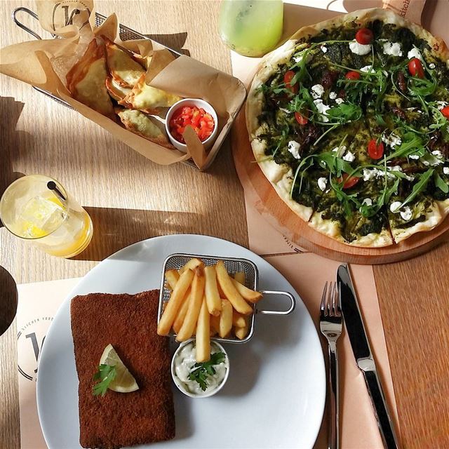 Good food Good Times 😋🍕🍹  livelovefood thebackyard  livelovebeirut ... (The Backyard Hazmieh)