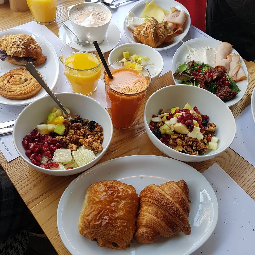 Good Morning! A breakfast worth waking up for ☕️... beirut  lebanon ... (La Petite Table - LB)