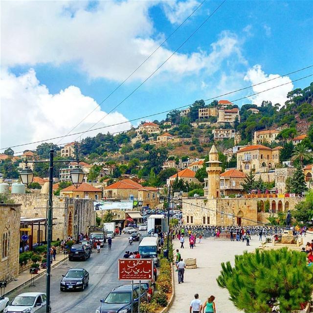 Good morning  dear followers with this (Deir al-Qamar)