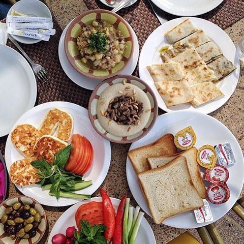 Good morning everyone! ☀️ Lebanese breakfast by the sea 🌊 (Bayrock Cafe)
