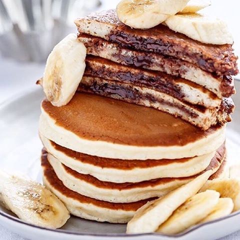 Good morning foodies 😍☀️ Nutella stuffed pancakes for breakfast 👍
