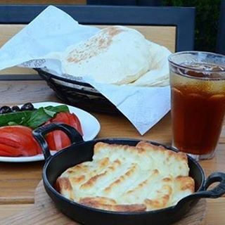 Good Morning Friday and wake up Lebanon!!!! (Zaatar W Zeit)