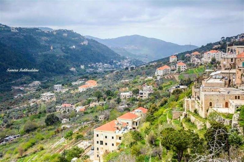 Good Morning from Deir el Amar 😃صباح الخير من دير القمر Photo taken by @ (Deïr El Qamar, Mont-Liban, Lebanon)