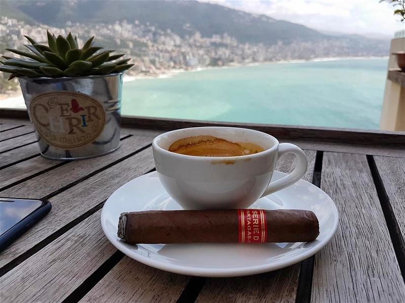 Good 😊 morning from lebanon. lebanon weather morning coffee cigar cigars... (Joünié)