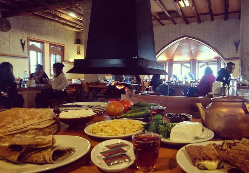 Good Morning  goodmorning  gunaydin  Faraya  Lebanon  Beirut  breakfast ... (جلسة العرزال)