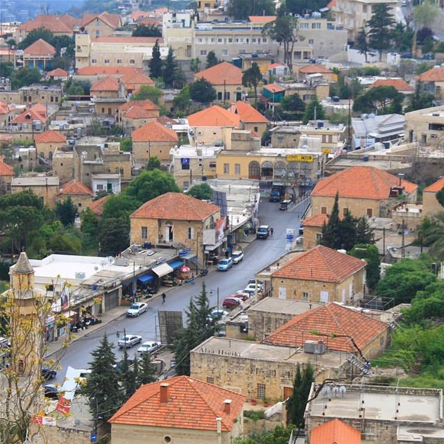 Good morning Lebanon from  deirelqamar with lots of love ❤️ thanks @alaahse (Dayr Al Qamar, Mont-Liban, Lebanon)