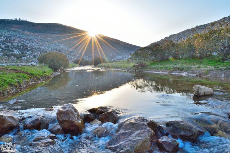 Good morning my friends ☺ sunriselebanon  sunrisehouminealfawka  sunrise ... (Houmine El Fawka)