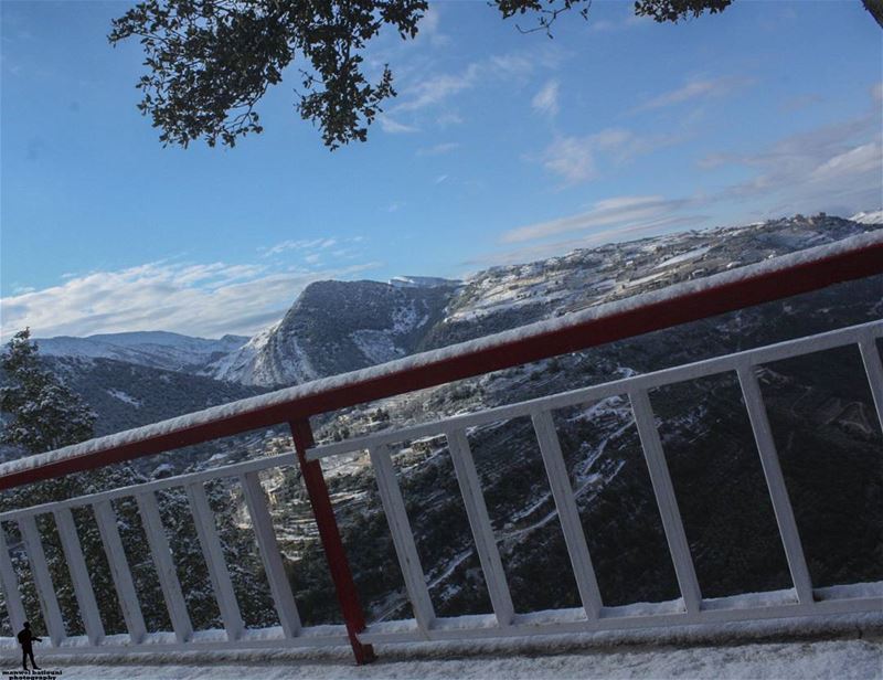 Good morning. niha liveloveniha chouf  snow veiwfrommybalcony ...