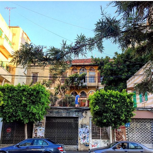 Good morning peeps 🌳🚙🌳🚕🌳  morning  architecture  lebanonbyalocal  lbl... (Mar Mikhael, Beirut)