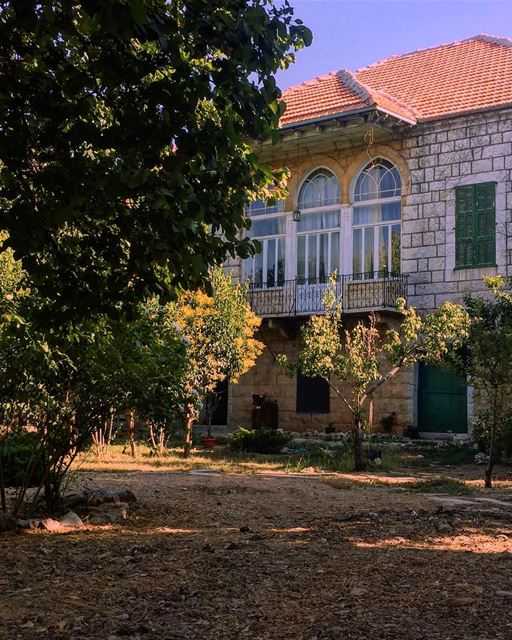 Good morning peeps ☀️🌳🦋🌺........ douma  house  architecture ... (Douma, Liban-Nord, Lebanon)