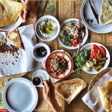 Good morning world ☀️☀️ I love Lebanese breakfasts, don't you? 😍✌️ 📷 Credits to @rajazakhour  (Annâya, Mont-Liban, Lebanon)