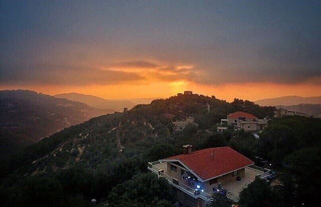 Good night LEBANON 💙 From Baakline by @chady.el.khoury 💙😍💙 ...