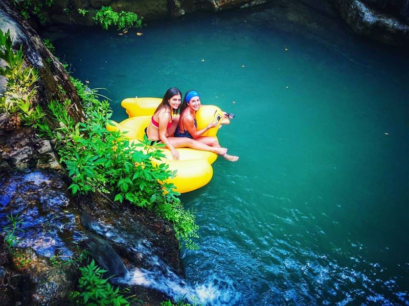 Good times + crazy friends =  amazingmemories 🚣....... chillout ... (Baakline River)