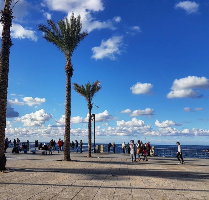 Goodafternoon beirut🇱🇧🇱🇧 christmastime  holiday  clouds  seaside ... (Beirut, Lebanon)