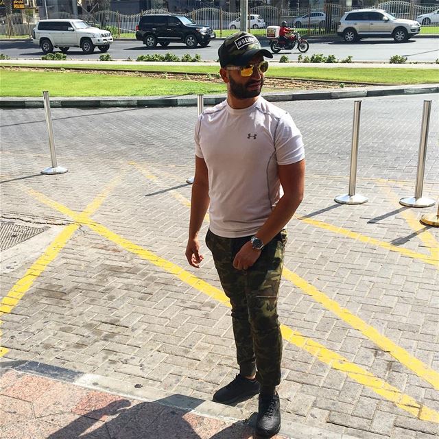  goodmorning  dubai  sundayvibes  armypants  oakleyglasses  underarmour ... (Dubai, United Arab Emirates)