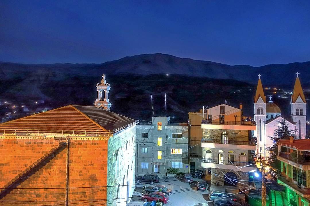 Goodnight Bcharre  throwback  lebanon  livelovebeirut  lebanonbyalocal ... (Bcharri, Liban-Nord, Lebanon)