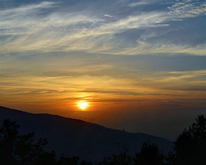 Goodnight igers😴😴❤❤ sunset  trip  sky  clouds  valleys  lebanonshots ... (Zgharta District)