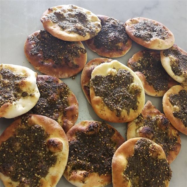 Grab it and snack it😈🔥😍!!!**** rashetsomsom  pastries  snaks ... (Saïda, Al Janub, Lebanon)