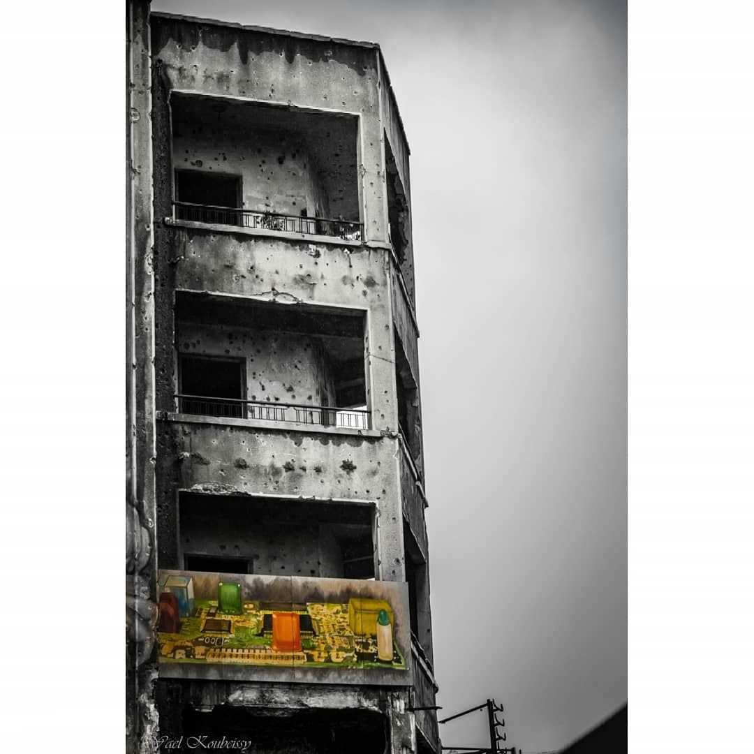  graffiti  lebanon  old  building  balconies  bnw  blackandwhite  ...
