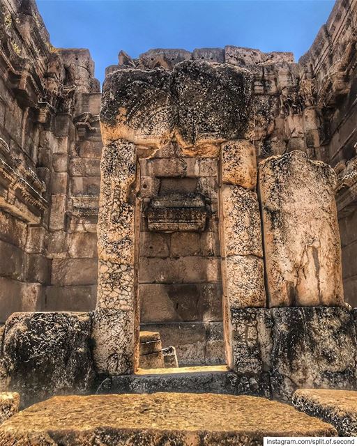 Greatness of Ancient culture  without the use of technology or today’s... (Baalbek , Roman Temple , Lebanon)