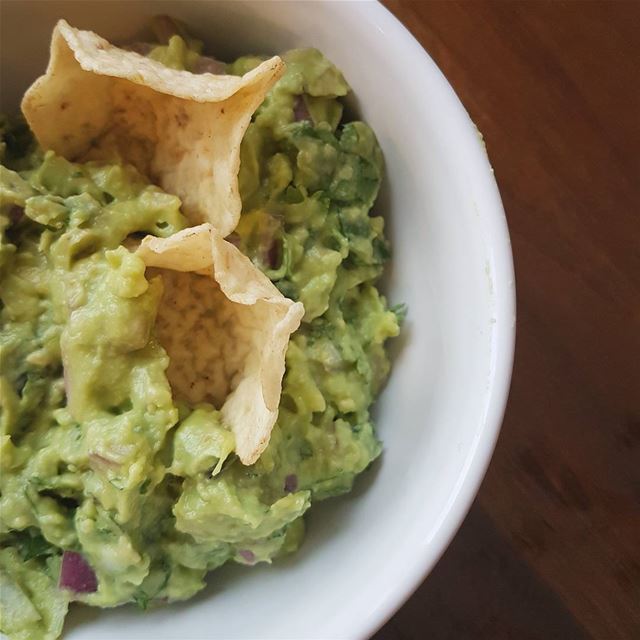 Guacamole Dip🌸Ingredients🌸3 small avocados1 medium red onion3 tbsp... (Laval, Quebec)