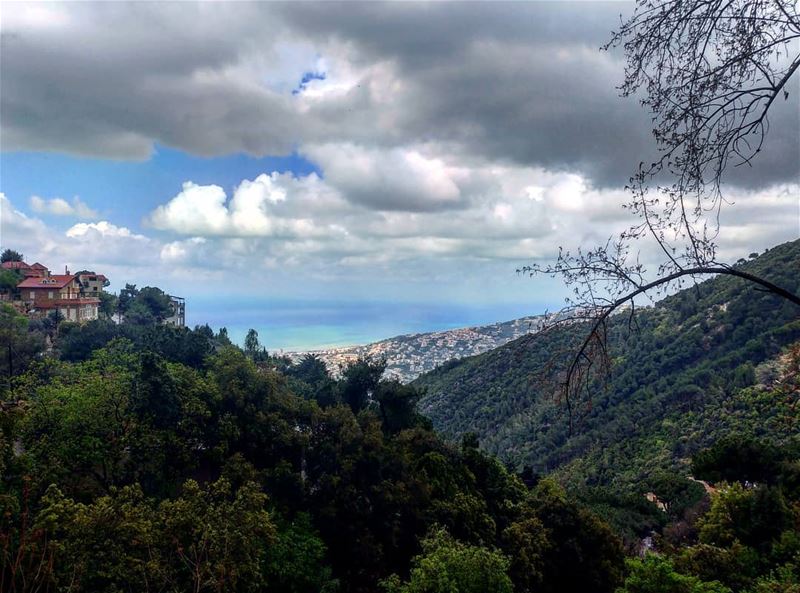 Guess winter is back··· spring2k18   sea   jouniehbay ... (Ghosta, Mont-Liban, Lebanon)