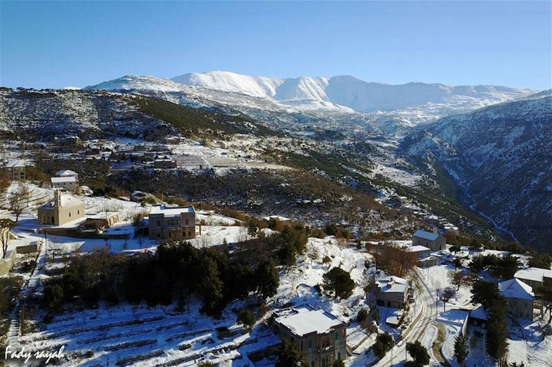GUYS CAPTION THIS I COULDN'T FIND A WORD!!😭😭 LEBANON IS SUCH A GREAT... (Aïn El Qabou, Al Janub, Lebanon)