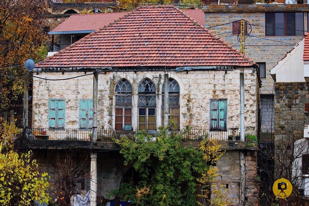📍hadchit/حدشيت📷: Elie abou jaoudéبيوتنا القديمة تبدو للناظر ساكنة لاحر (Hadchît, Liban-Nord, Lebanon)