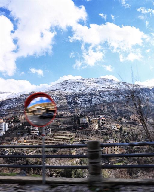 Hanging out of a @jeep taking pictures on the way up to the mountains last... (Mount Lebanon Governorate)