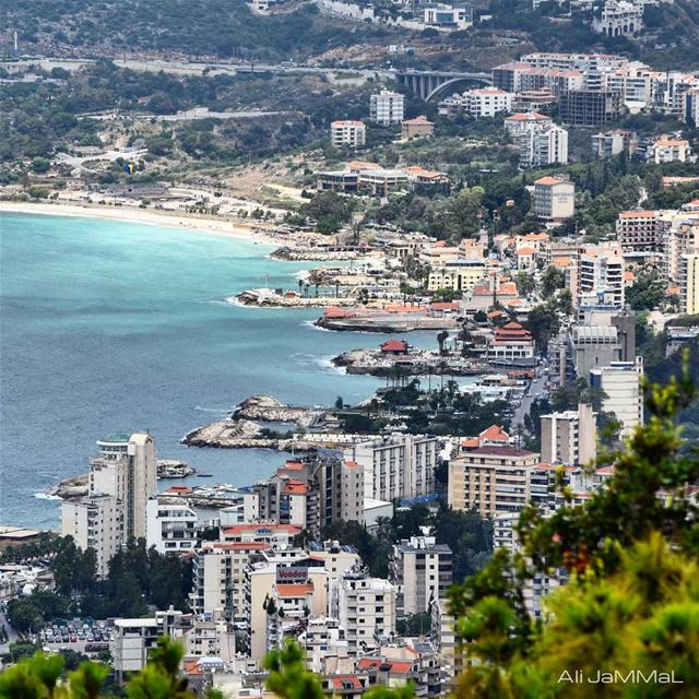 HAPPINESS COMES IN SALTY WATER  beach  jounieh  byme  sea  boat ... (Joünié)